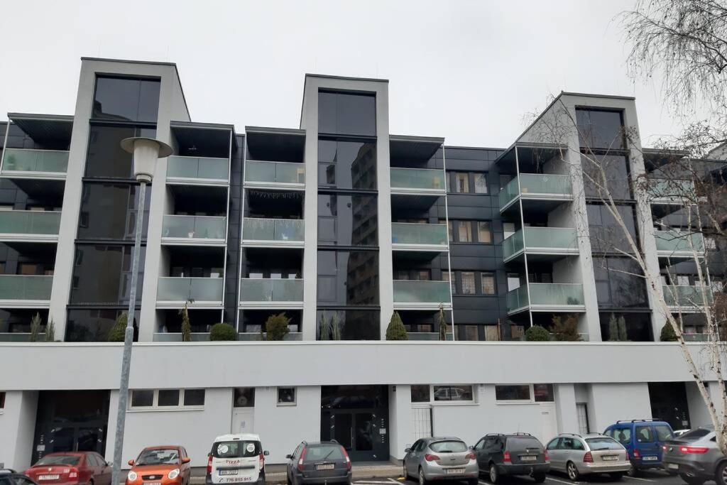 Prague Apartment In Most Near Golf Club, Aqua-Hipo-Autodrom In Most Luaran gambar