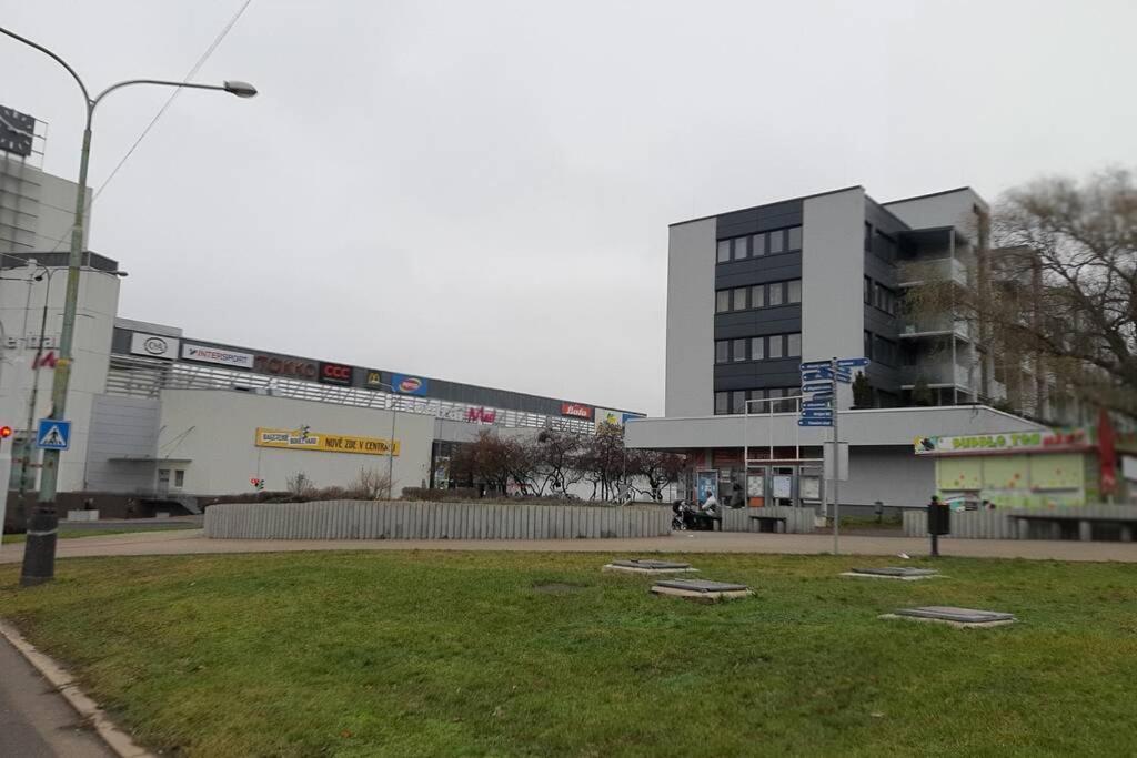 Prague Apartment In Most Near Golf Club, Aqua-Hipo-Autodrom In Most Luaran gambar